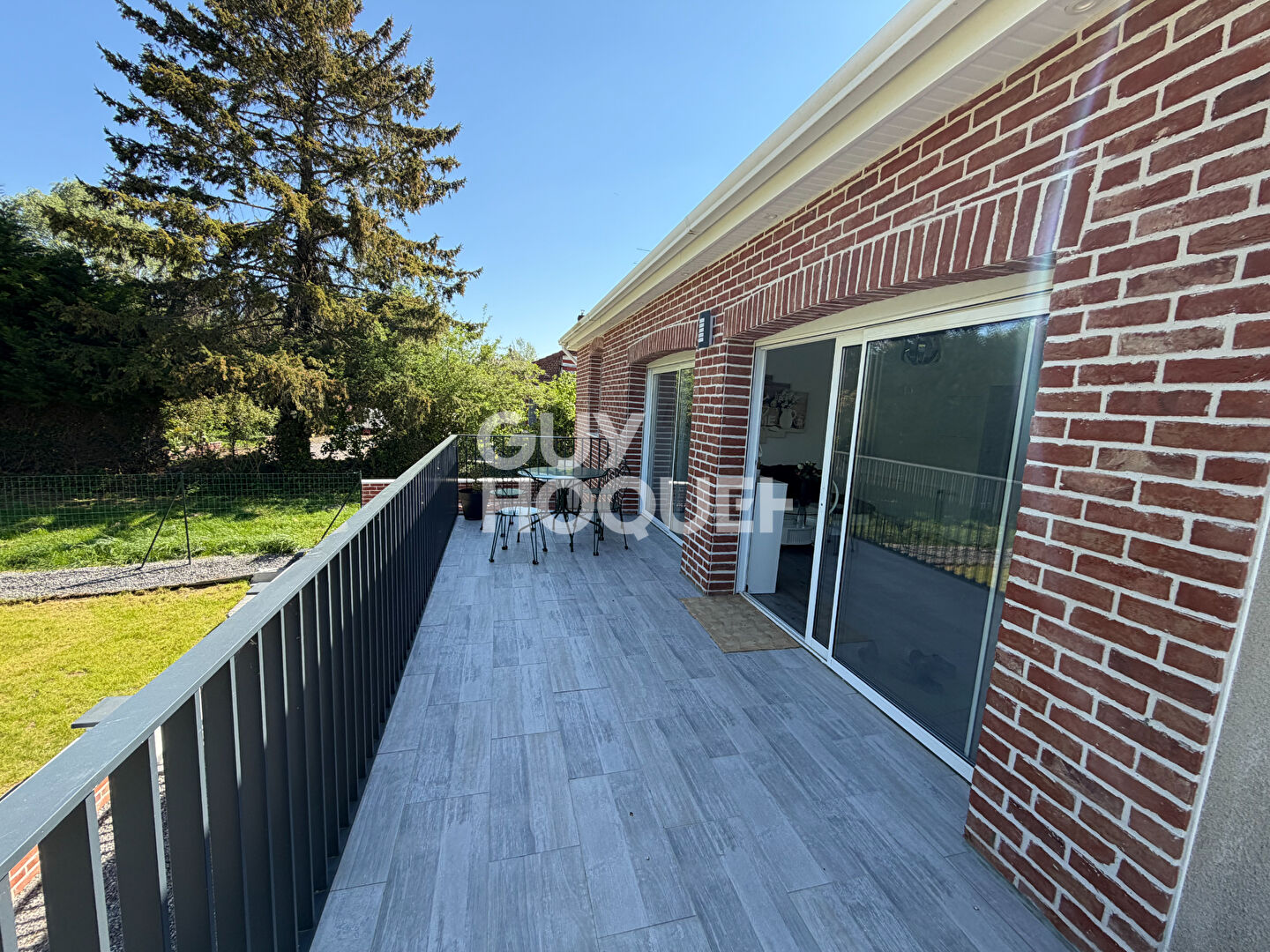 Maison avec vue sur l'eau à vendre à PERONNE (80200).