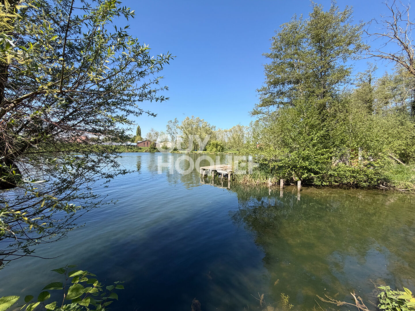 Maison avec vue sur l'eau à vendre à PERONNE (80200).