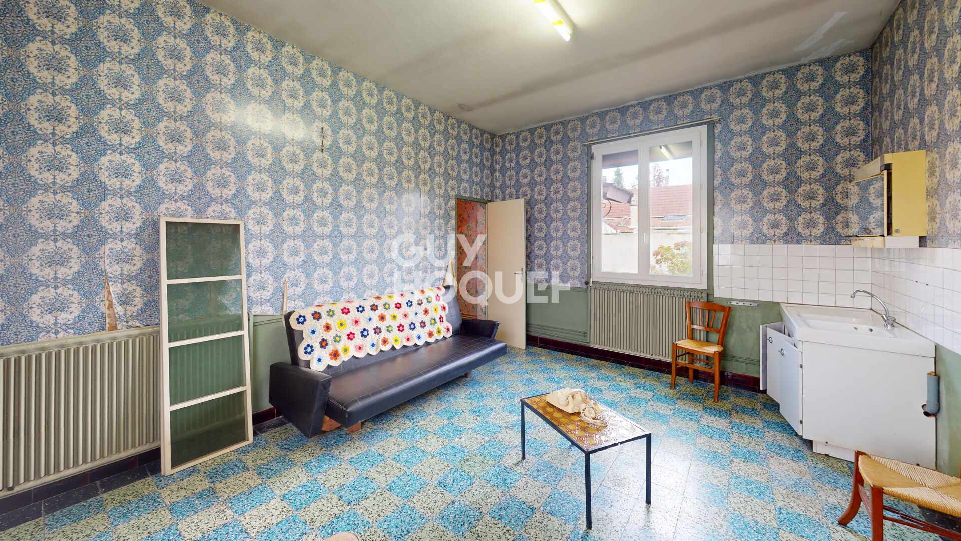 Maison de plain-pied à vendre à PÉRONNE (80200) avec garage et véranda.