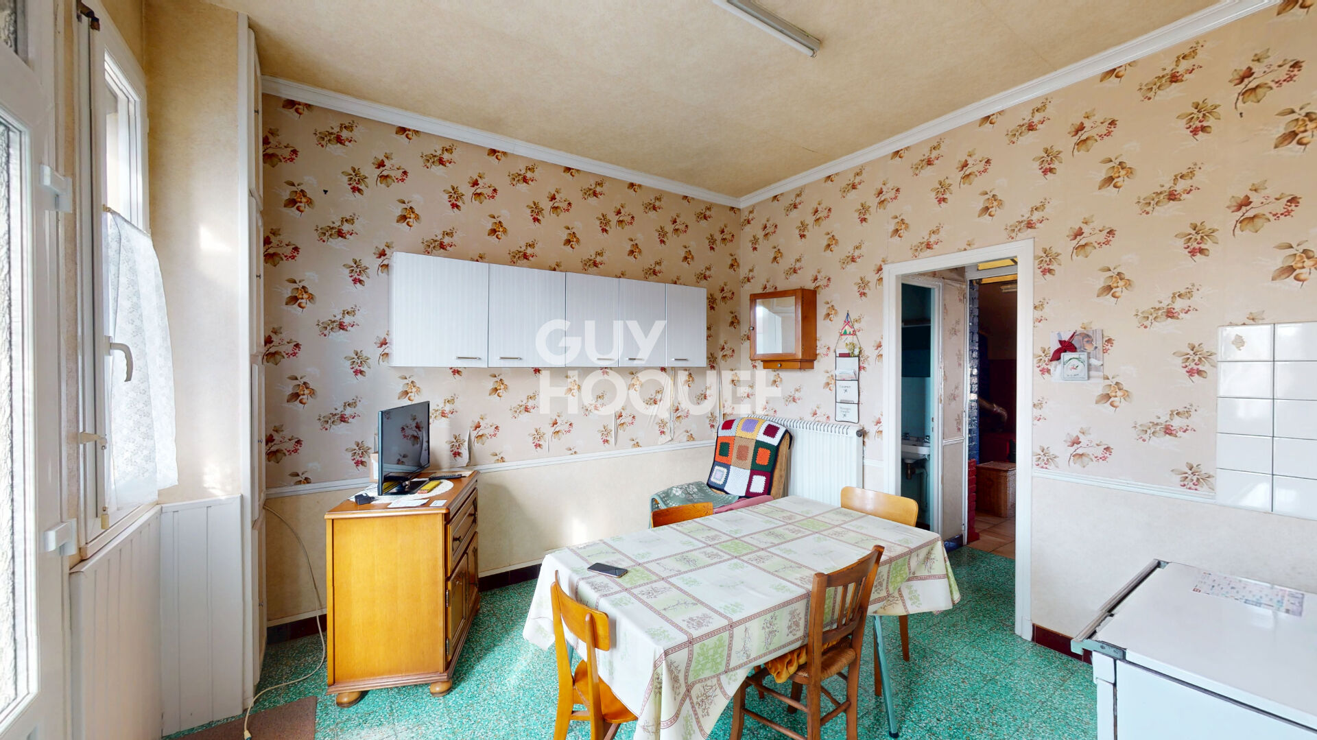 Maison de plain-pied à vendre à PÉRONNE (80200) avec garage et véranda.