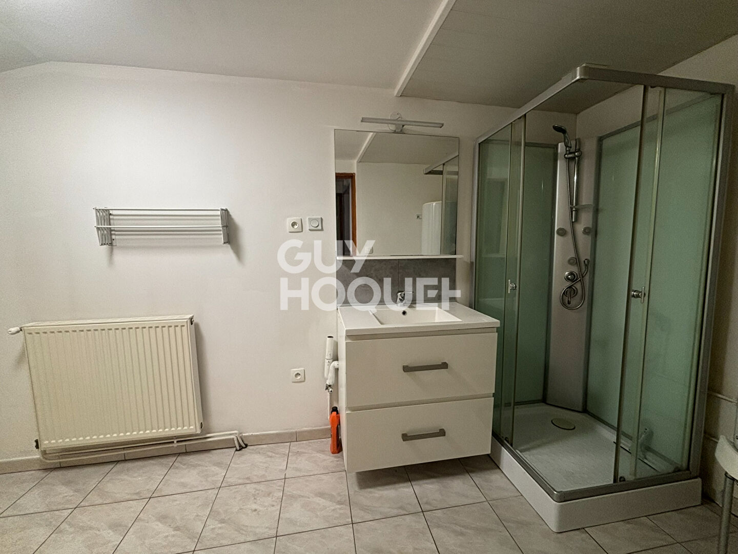 Maison à louer à COMBLES - 3 pièces, 2 chambres