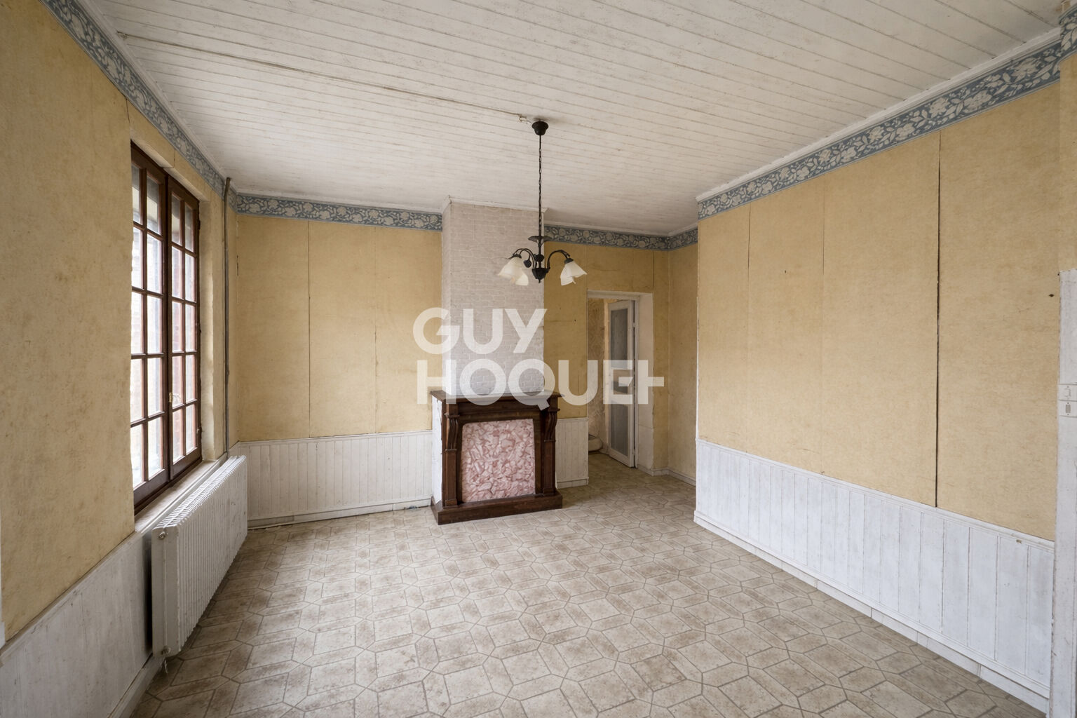 Maison à vendre à PÉRONNE - Un potentiel à exploiter !