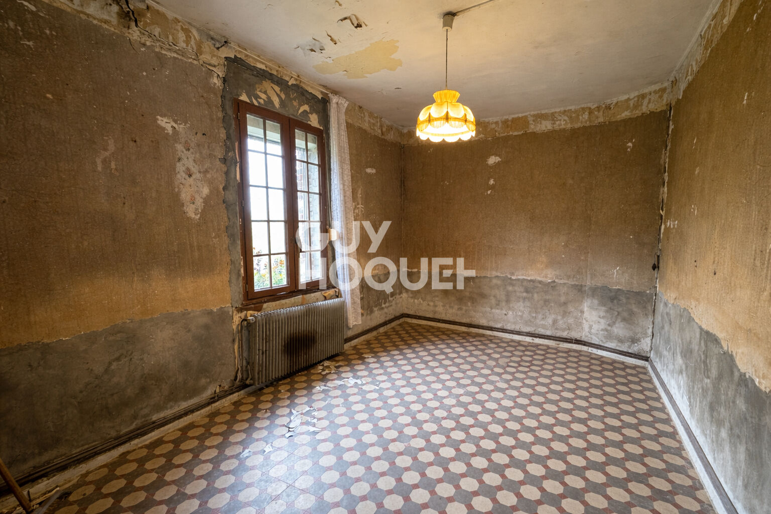 Maison à vendre à PÉRONNE - Un potentiel à exploiter !