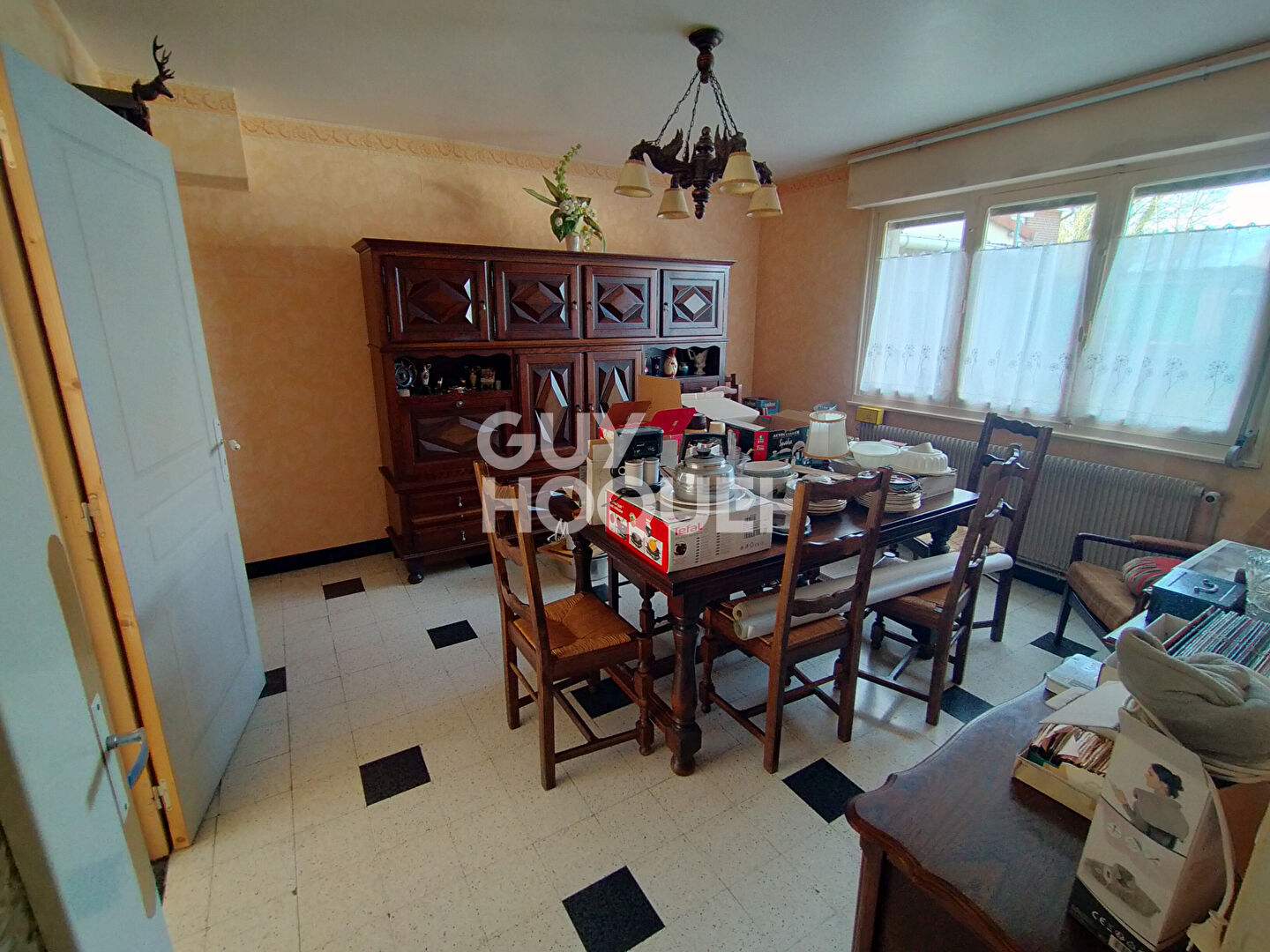 Maison spacieuse à vendre à PERONNE - 6 pièces avec jardin