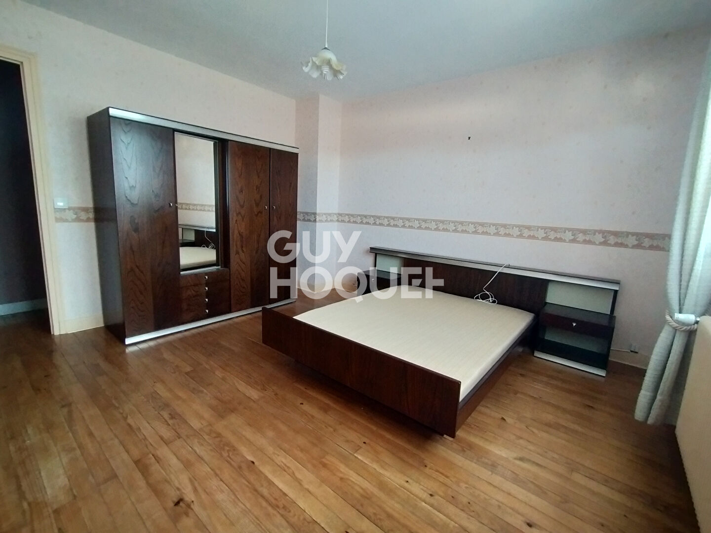 Maison spacieuse à vendre à PERONNE - 6 pièces avec jardin