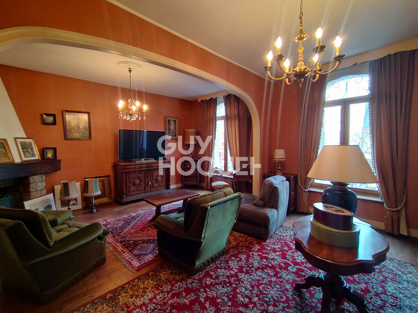 Immeuble à usage mixte Habitation & Local commercial à vendre à PÉRONNE (80200).