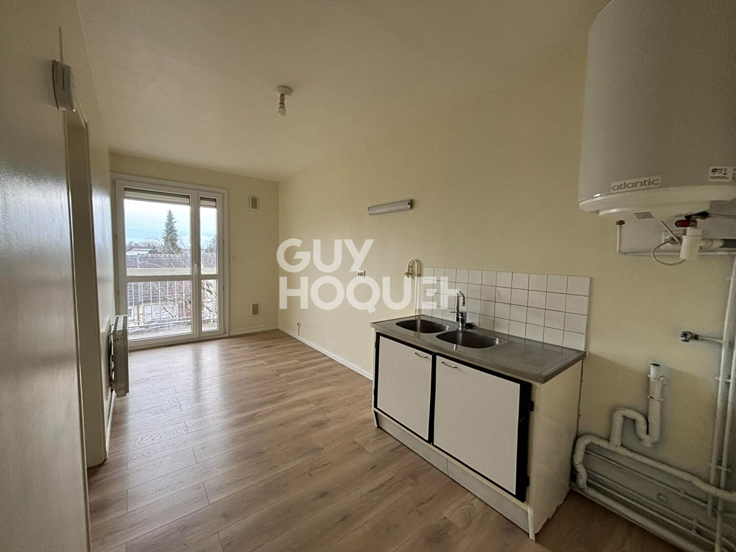 Studio à louer de 38,50 m² avec balcon. Réf. 5787