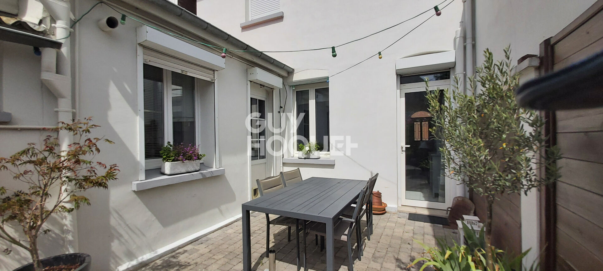 Maison d'environ 105 m² à vendre à PERONNE (80200)