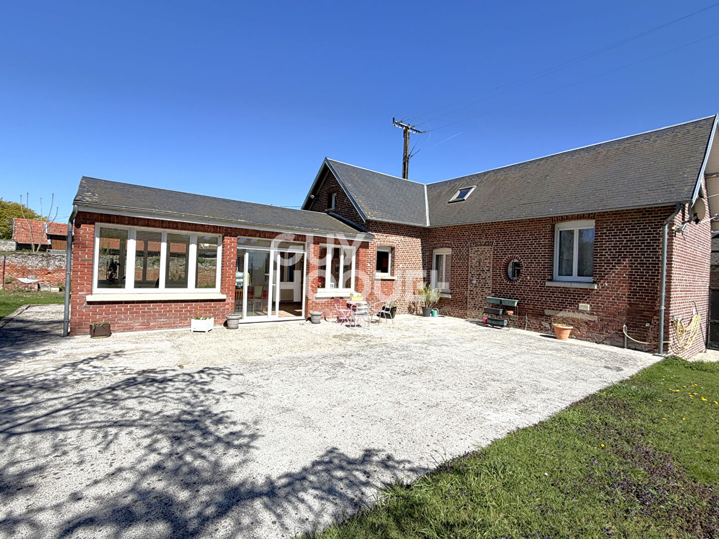 Maison brique avec du charme à vendre à PÉRONNE (80200).