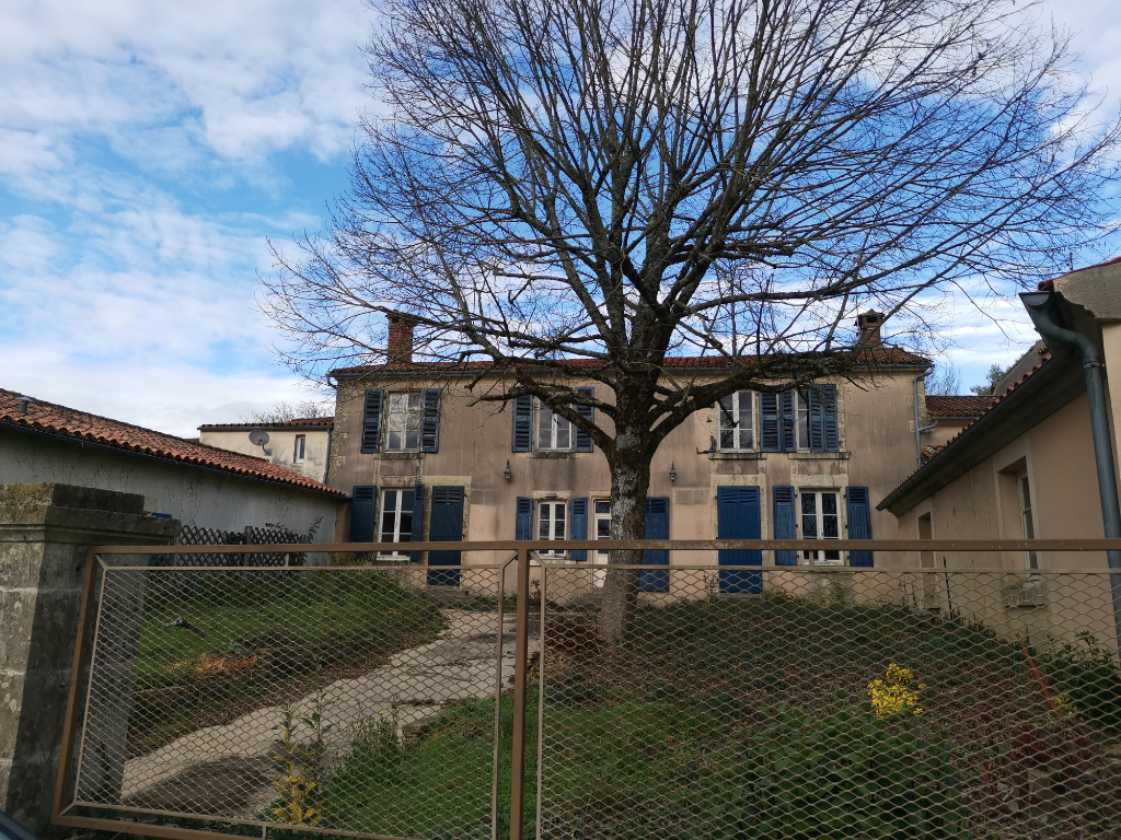 Maison Mervent 4 pièce(s) 147.26 m2