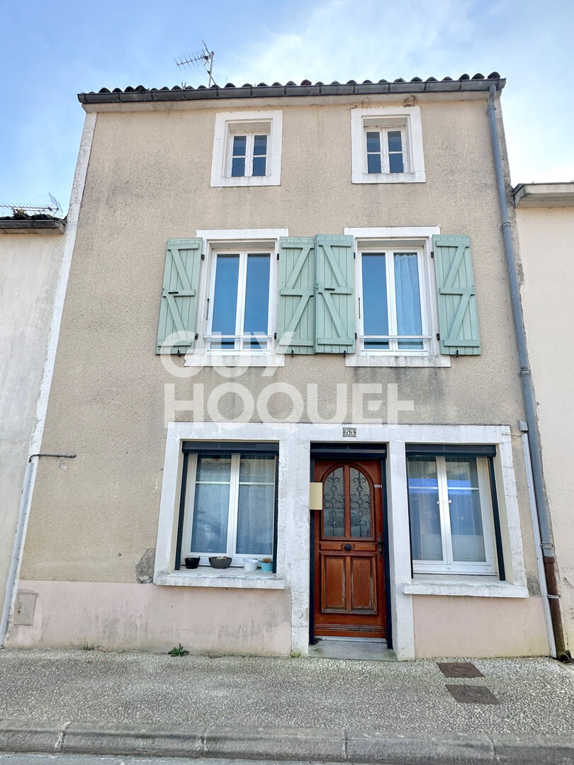 Maison à Maillezais 4 pièces 88 m2 avec cour