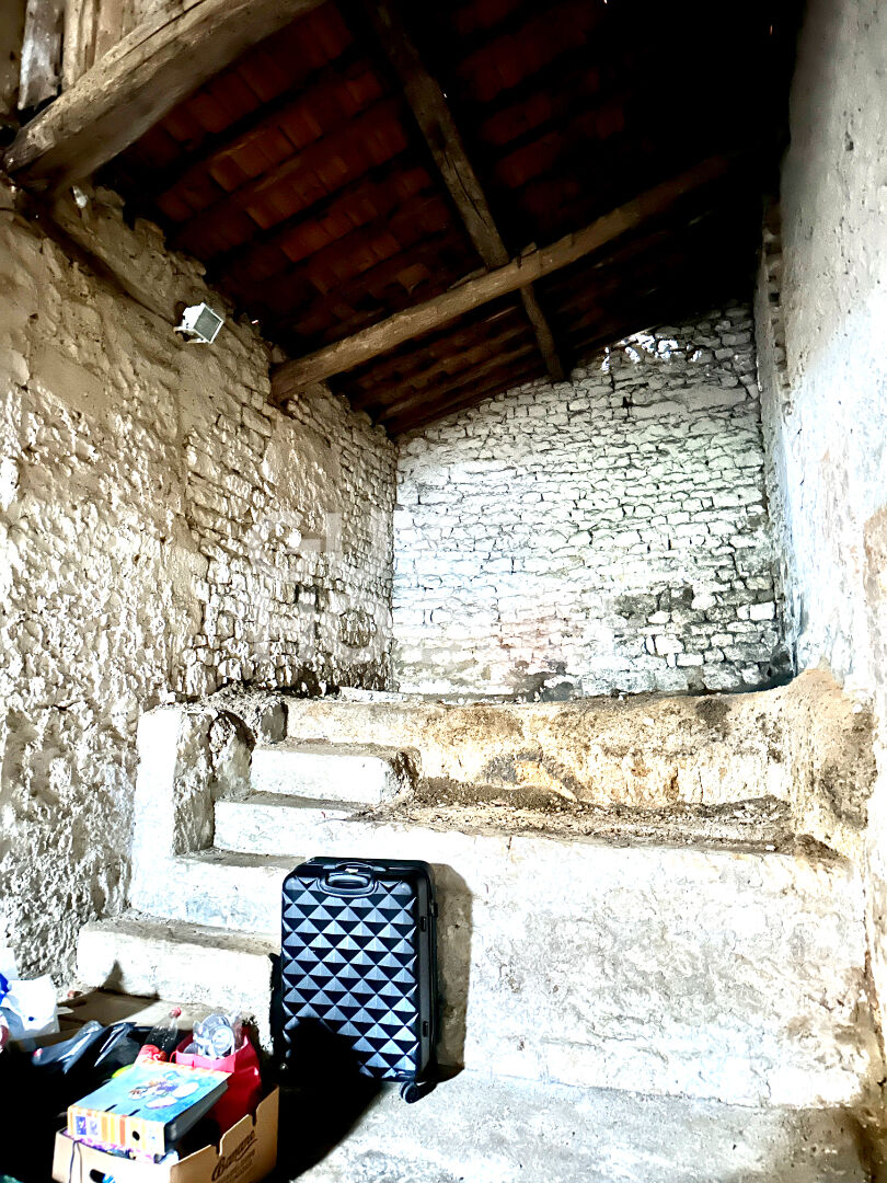 Maison composée de deux locatifs à Pissotte