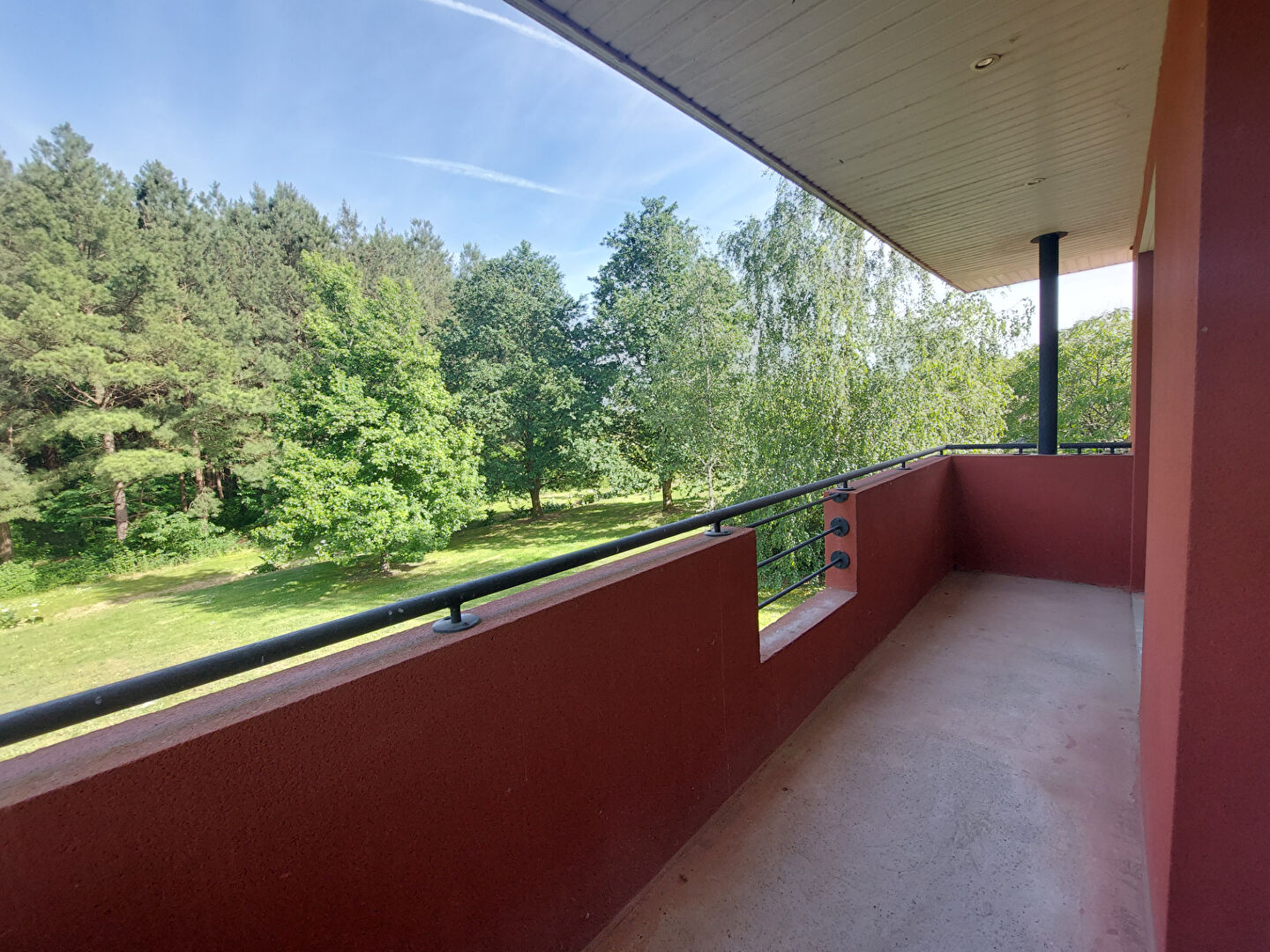 Contemporaine offrant de beaux volumes accès 4 voies rapide