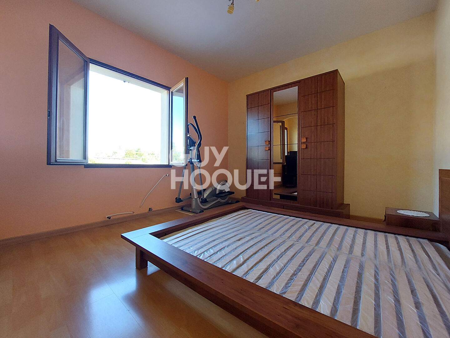 Maison sur deux niveaux, beaux volumes, Dax