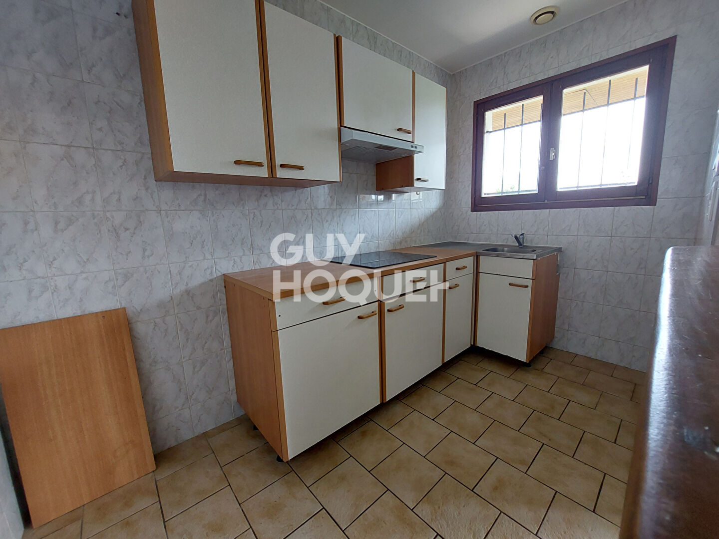 Immeuble en mono copropriété, deux T2 et trois garages sur St Paul les Dax