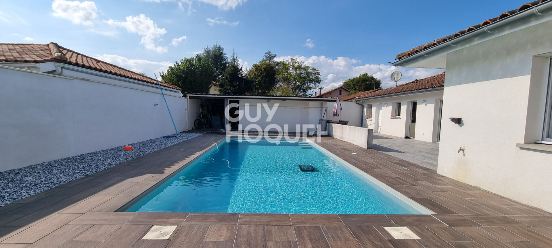 Maison Oeyreluy 7 pièces 162 m2, piscine, jardin, au calme, panneaux solaires