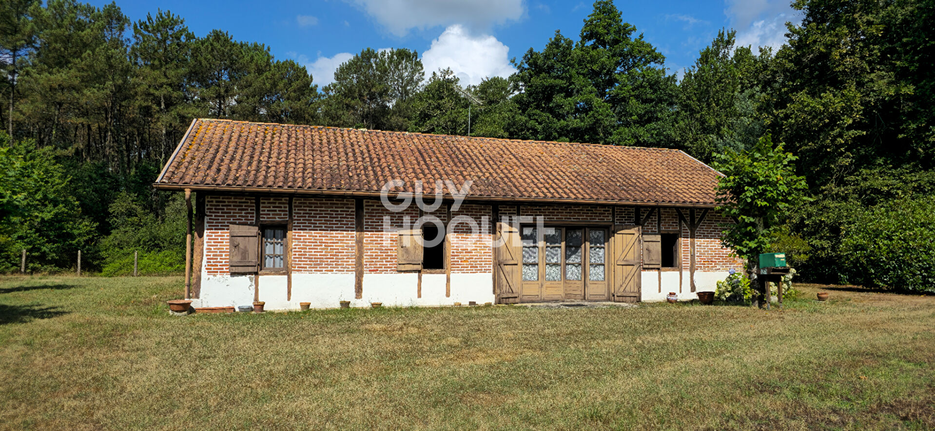 Landaise à rénover, 250m² d'annexes, 3 chambres, 2Ha