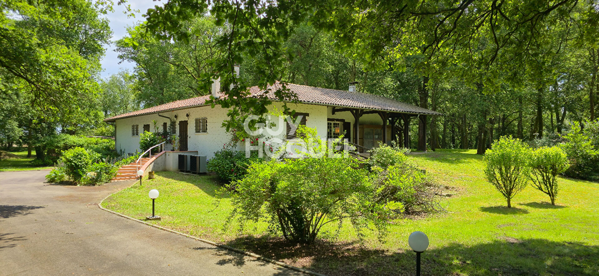 Maison de maître  258 m², 4 chambres parc de 2,2 hectares,