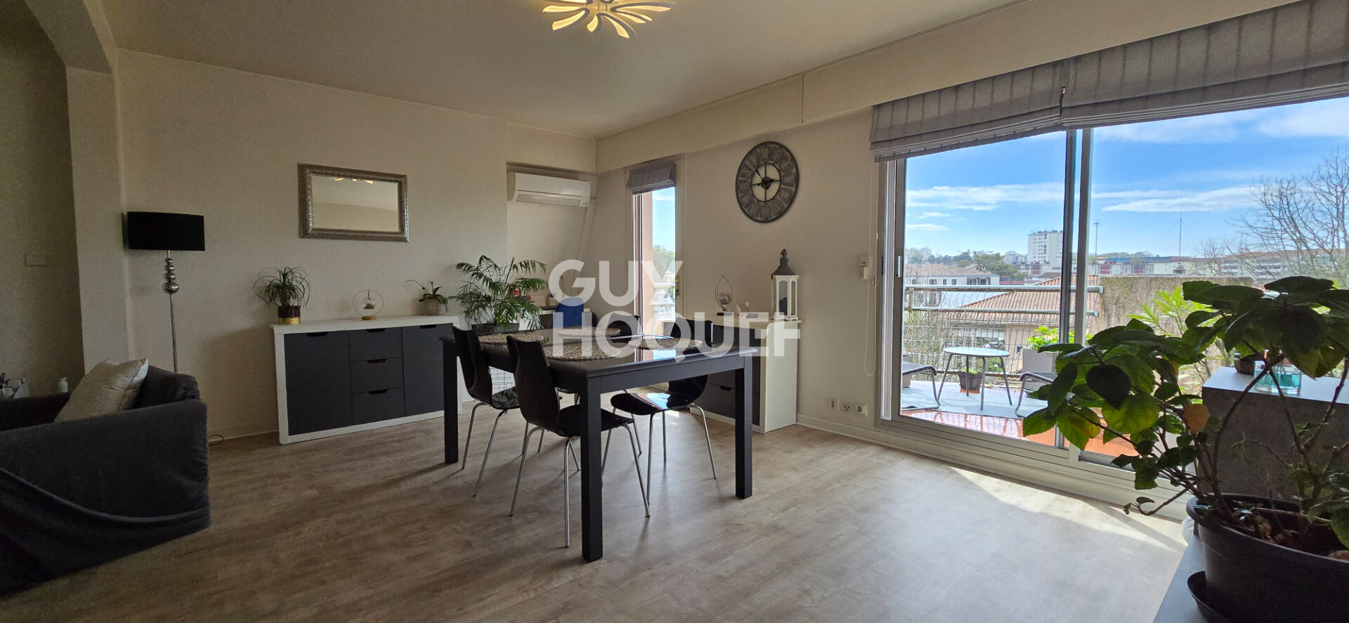 Appartement Dax 4 pièces 90 m², balcons, cave, place de parking et ascenseur