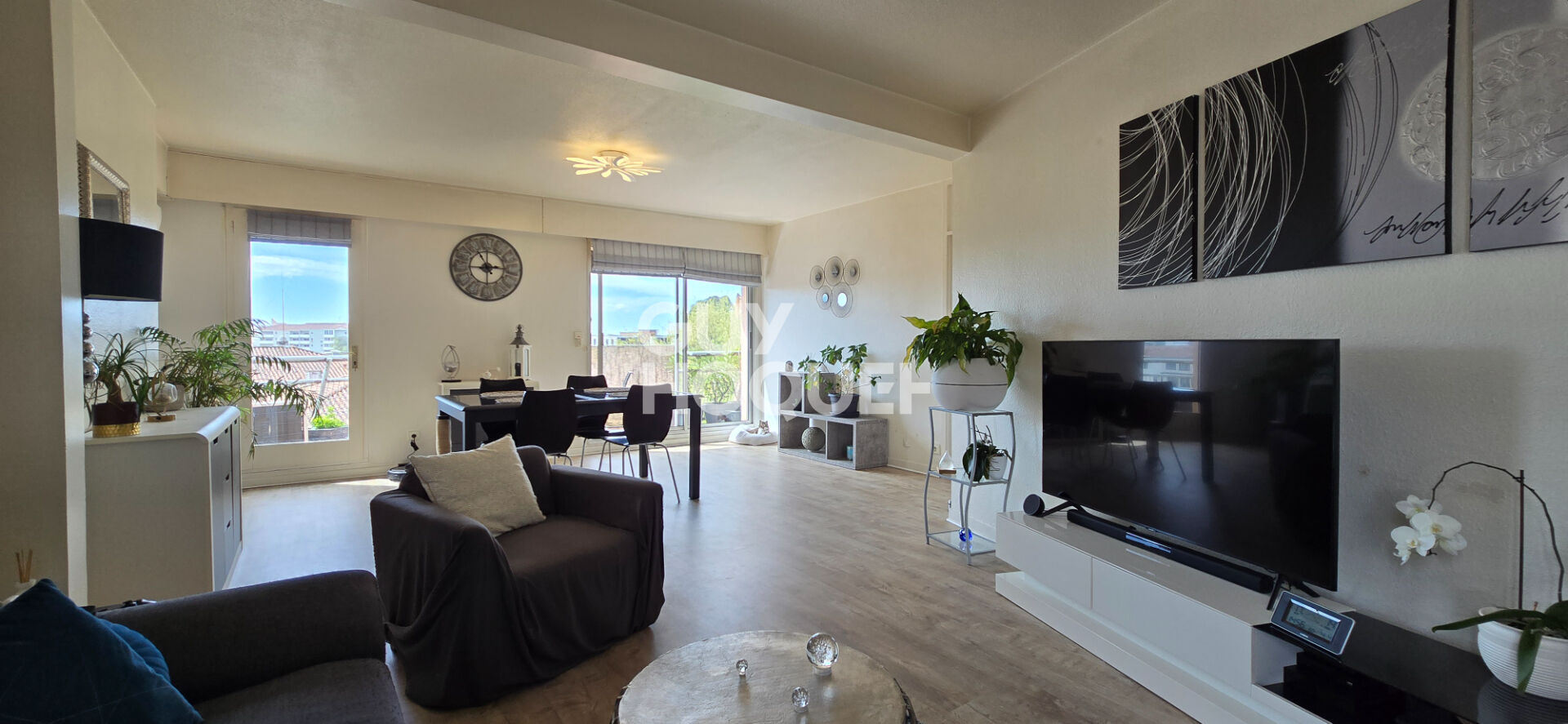 Appartement Dax 4 pièces 90 m², balcons, cave, place de parking et ascenseur