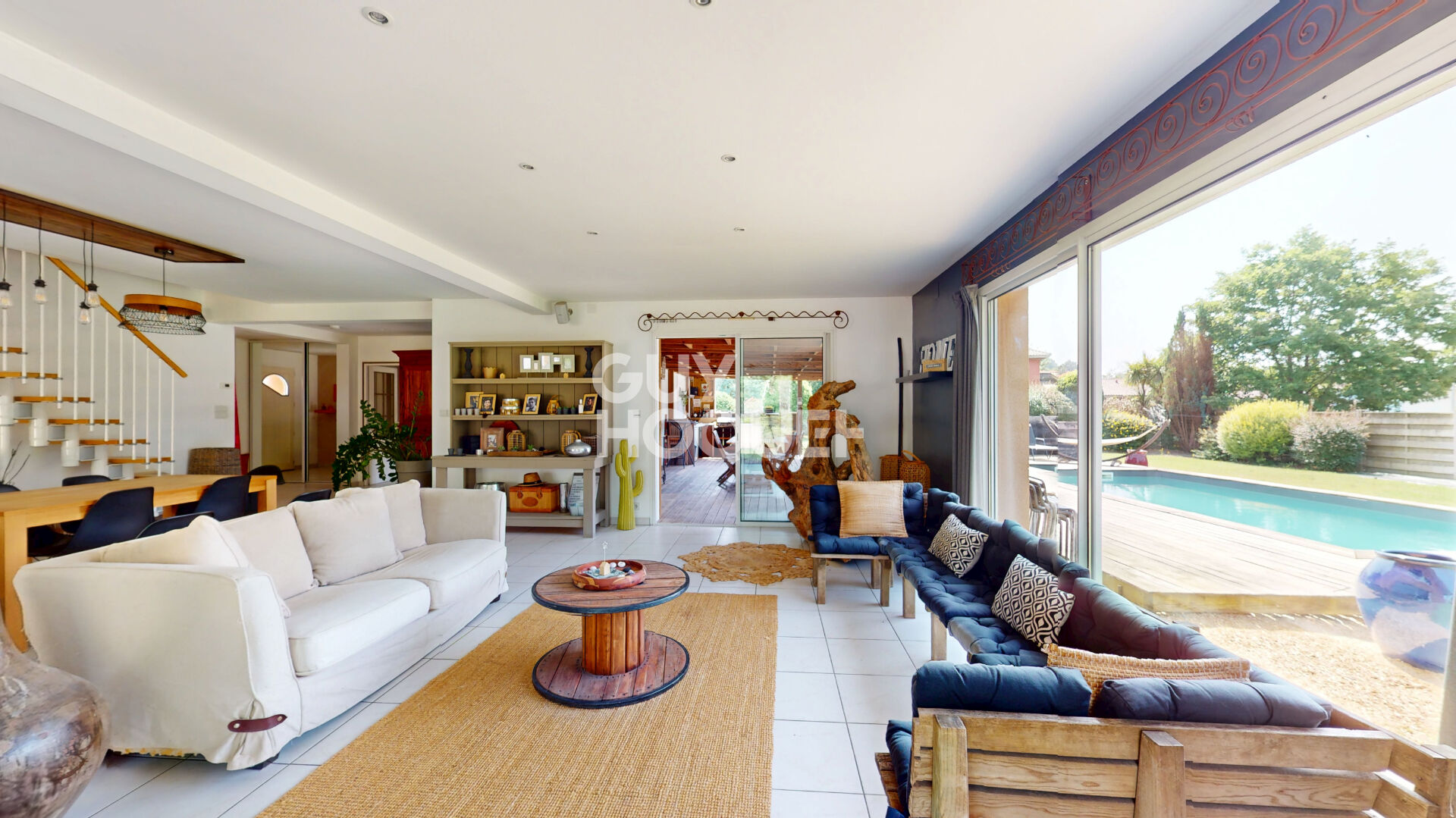 Demeure moderne, proche du lac, 6 chambres, piscine, garage, pas de travaux