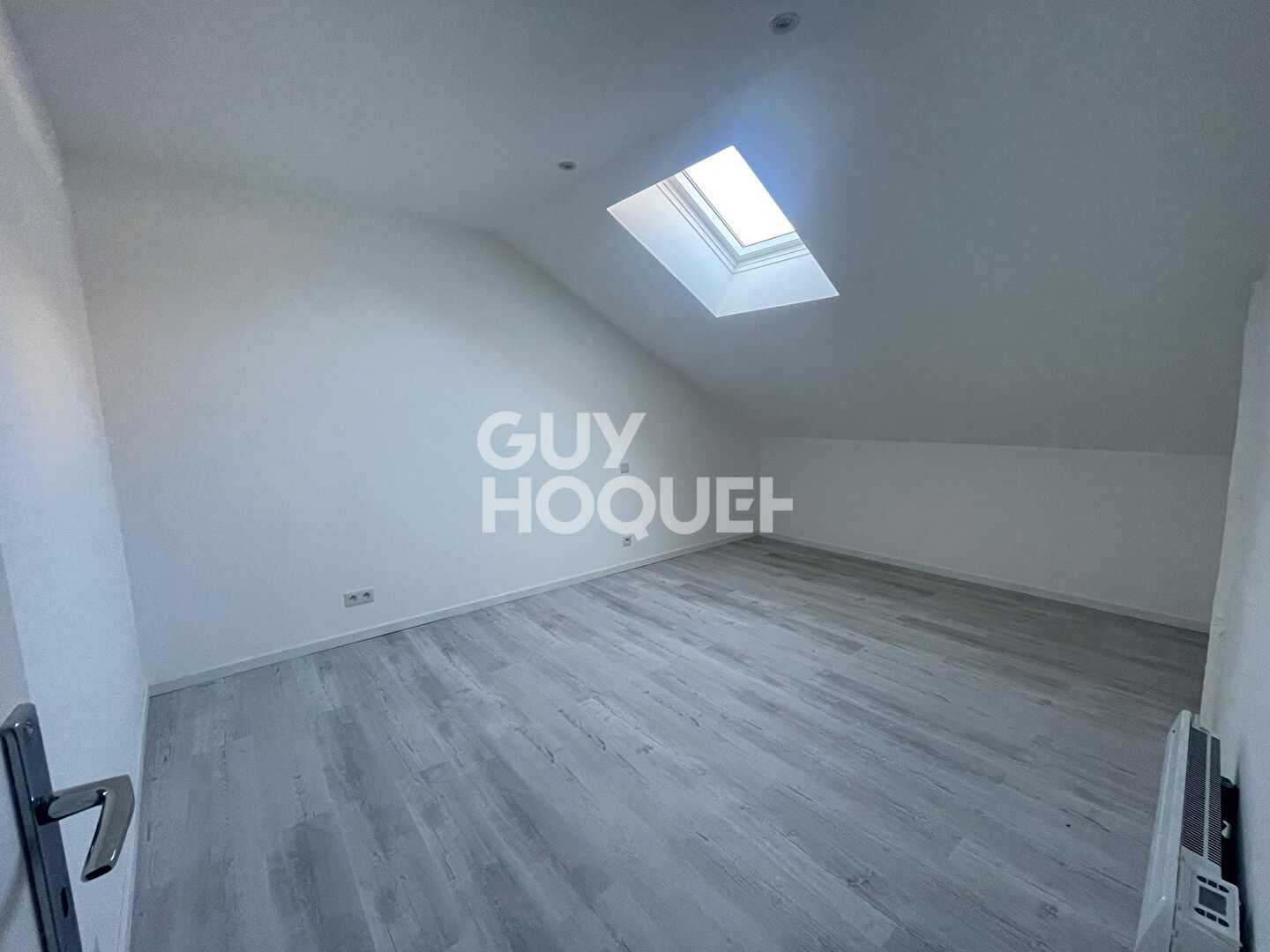 Maison de ville T3 - idéal investisseur -10 min gare RER D à pied