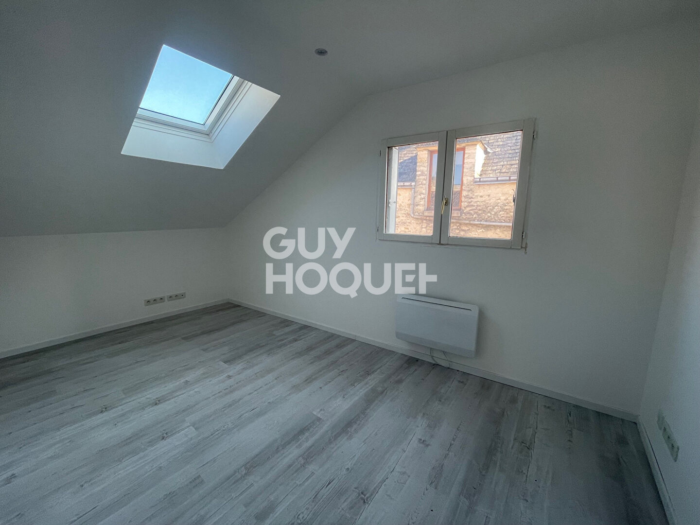 Maison de ville T3 - idéal investisseur -10 min gare RER D à pied