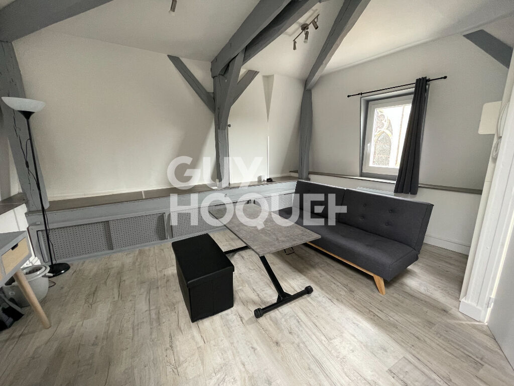 STUDIO A LOUER - MEUBLÉ - PUISEAUX