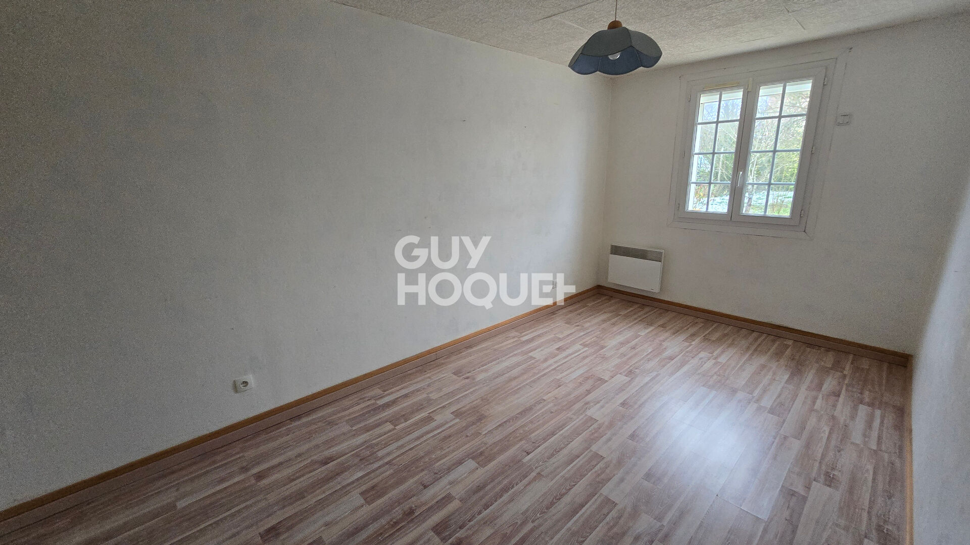 À VENDRE , Maison familiale DE 1990 , proche d'Étampes et  de Milly-la-Forêt .