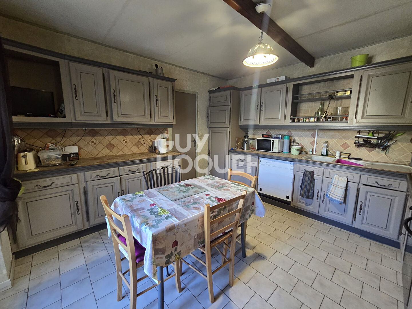 Située entre PITHIVIERS, BEAUNE LA ROLANDE et PUISEAUX,