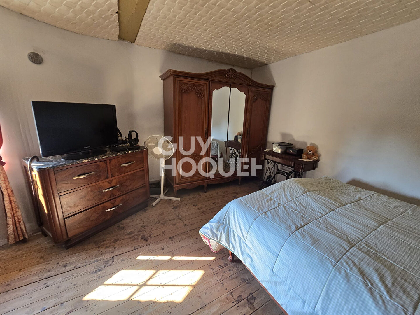 Située entre PITHIVIERS, BEAUNE LA ROLANDE et PUISEAUX,