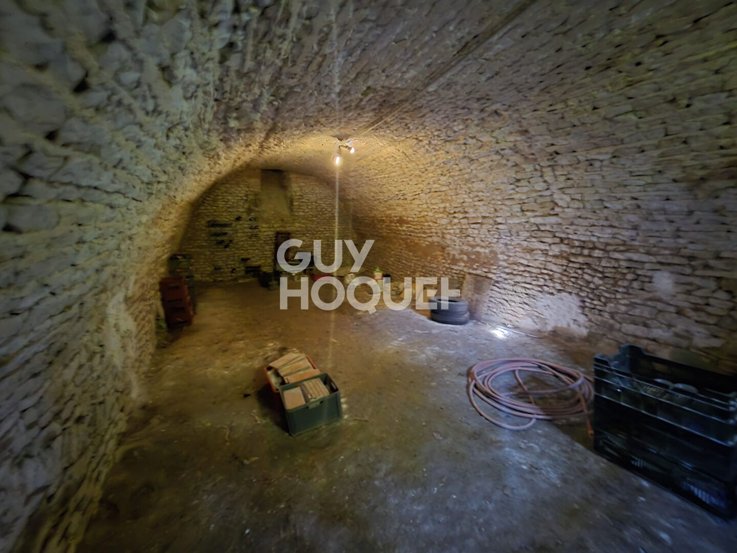 Située entre PITHIVIERS, BEAUNE LA ROLANDE et PUISEAUX,