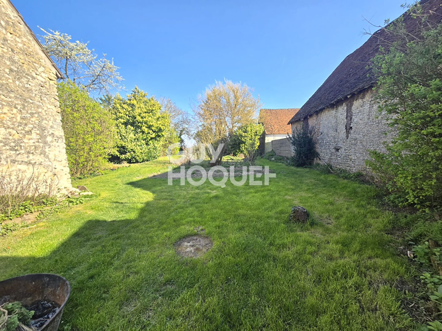 Située entre PITHIVIERS, BEAUNE LA ROLANDE et PUISEAUX,