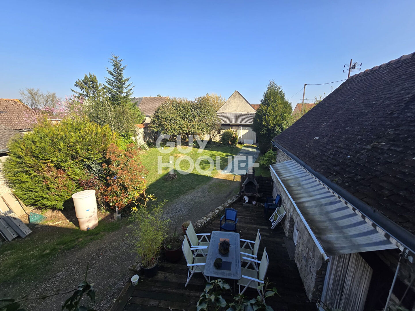 Située entre PITHIVIERS, BEAUNE LA ROLANDE et PUISEAUX,