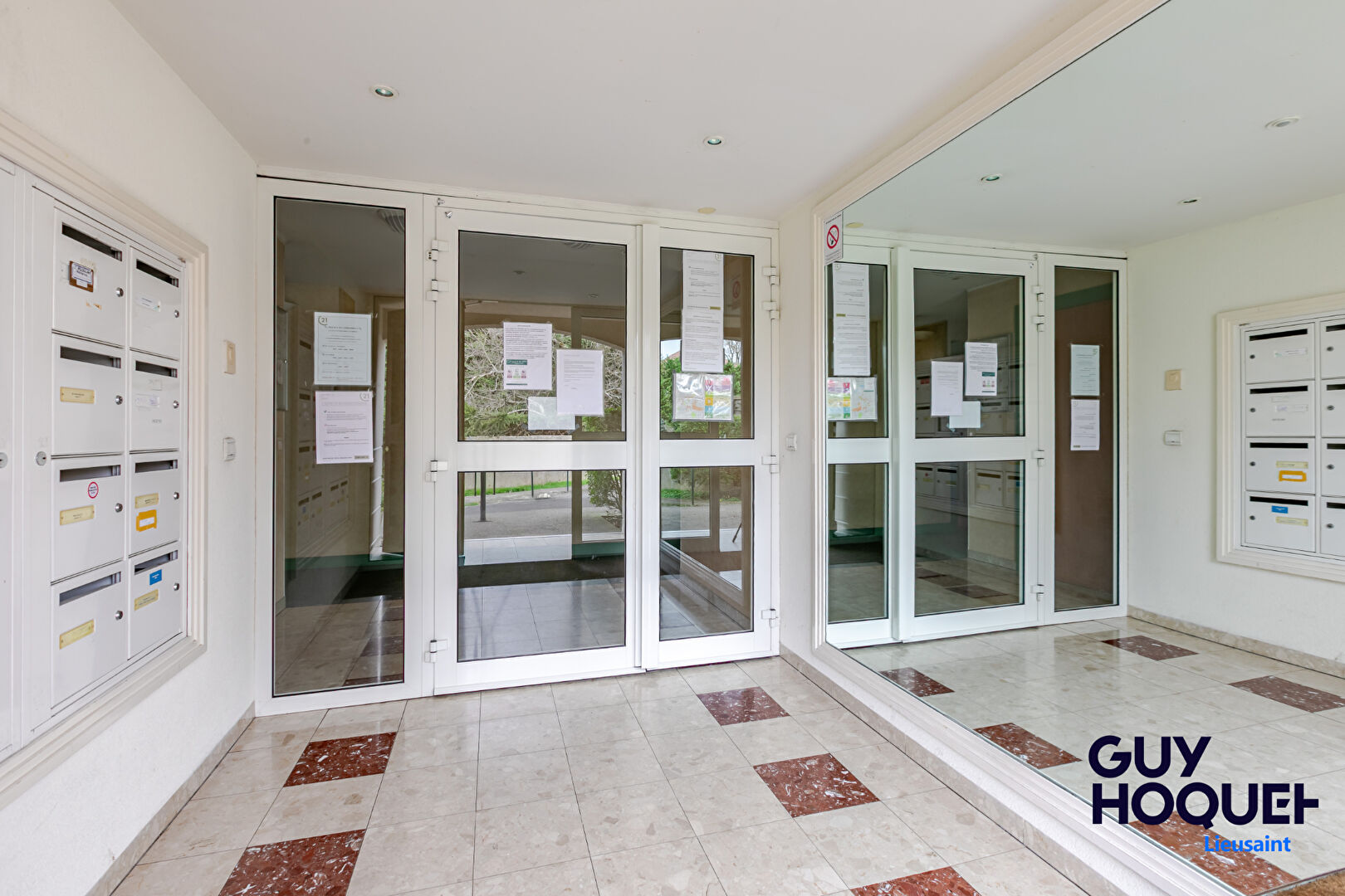 Appartement 3 pièces de 56 m² , terrasse, box et place de parking à vendre à LIEUSAINT (77127).