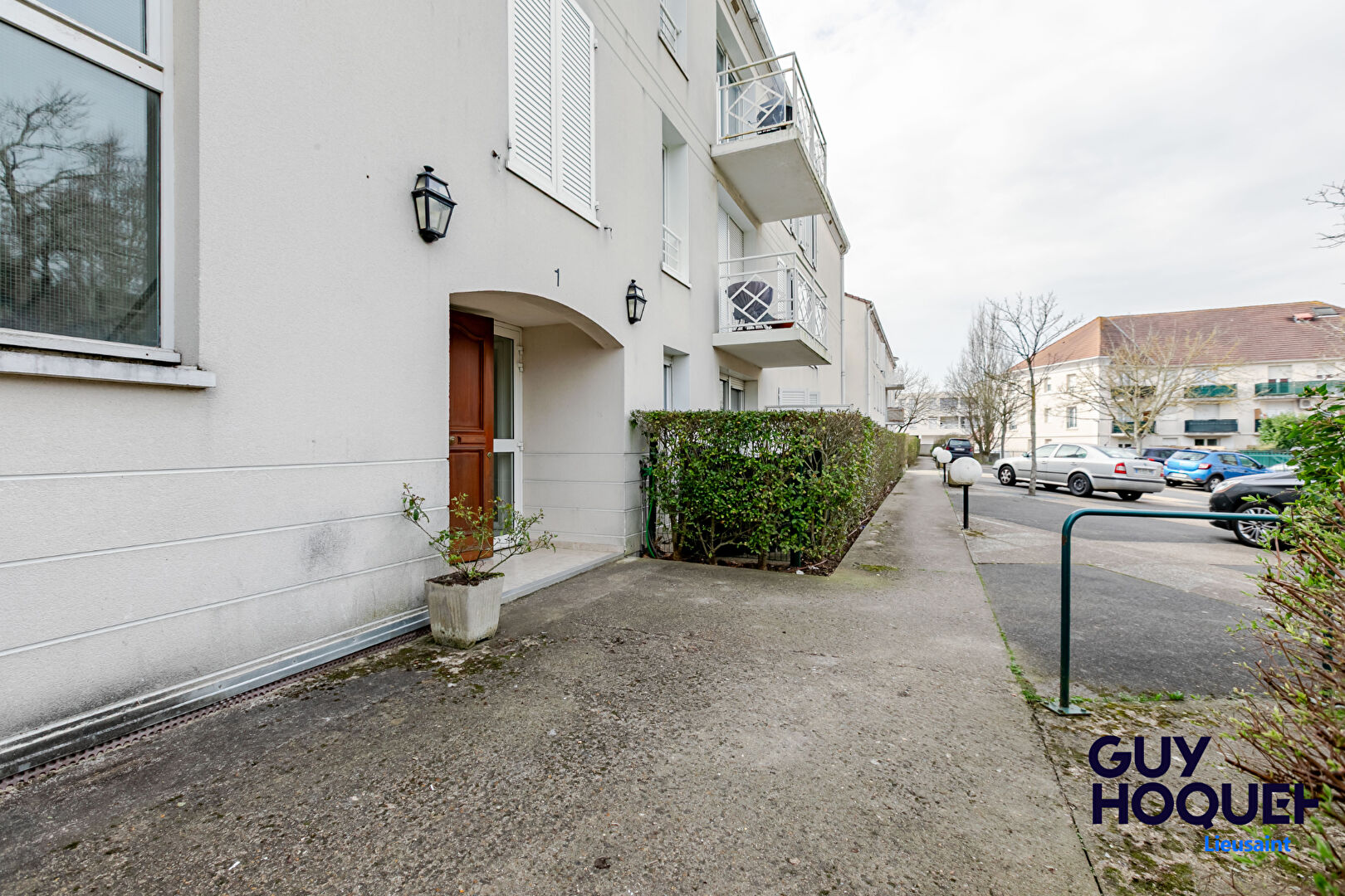 Appartement 3 pièces de 56 m² , terrasse, box et place de parking à vendre à LIEUSAINT (77127).