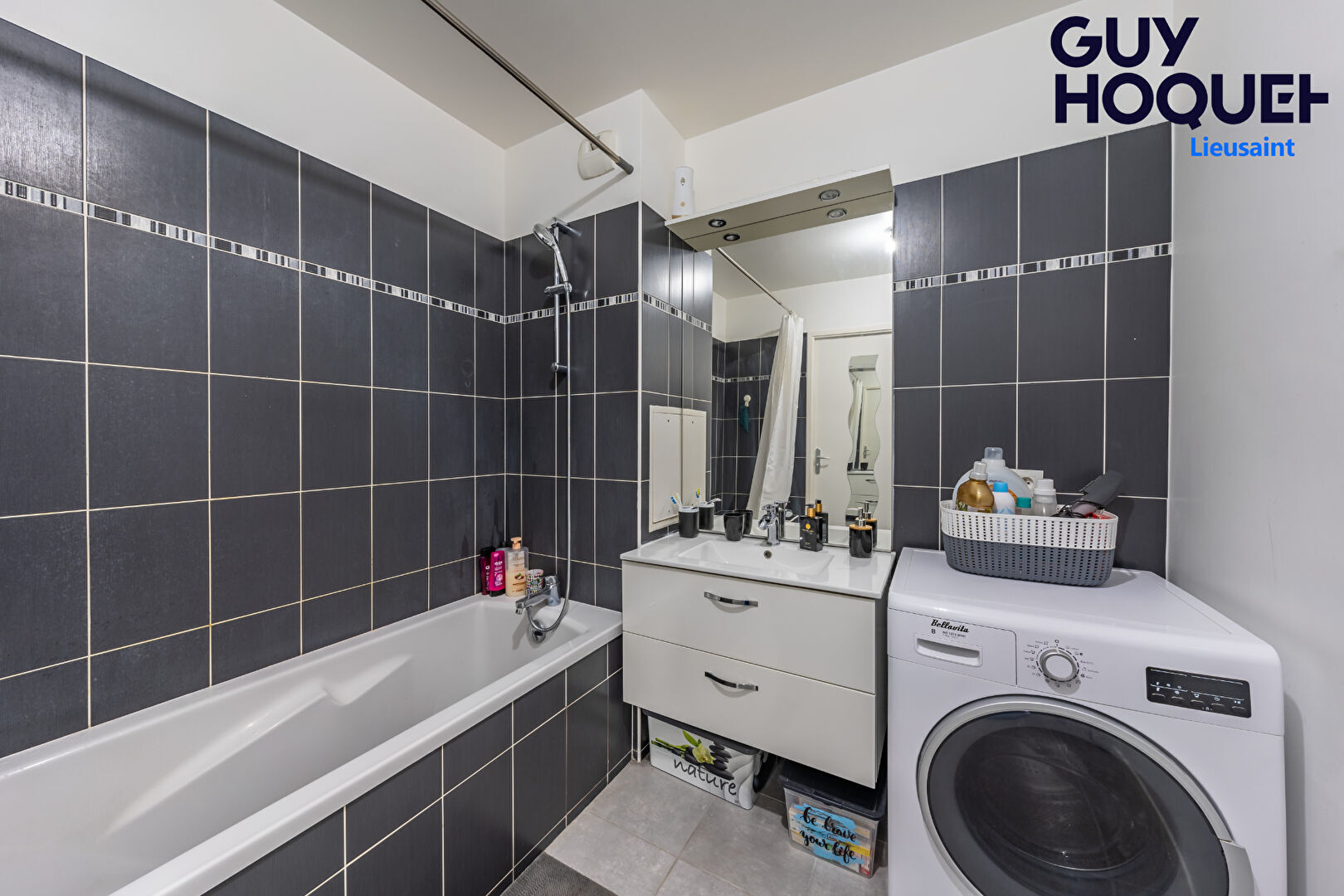 VENE : appartement de 3 pièces au dernier étage d'une résidence récente