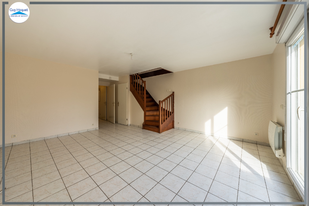 Location : appartement T4 à MOISSY CRAMAYEL