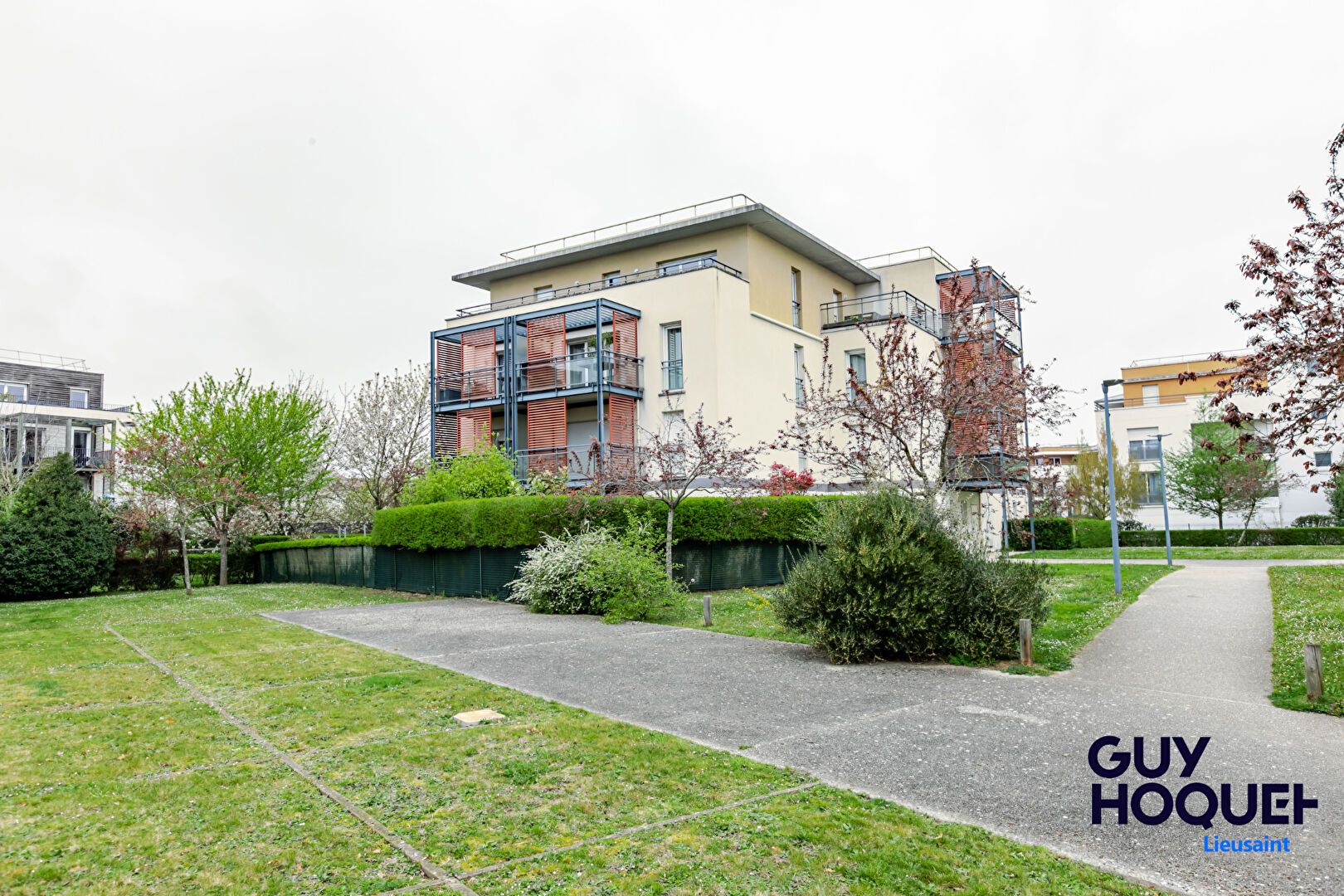 LIEUSAINT : appartement F3 avec Jardin à vendre