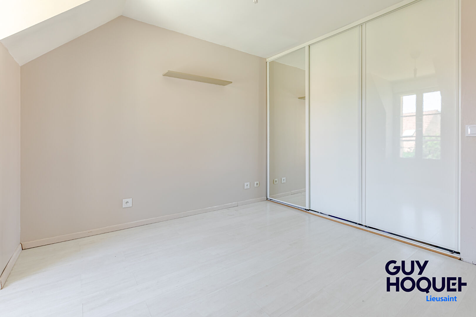 Maison à vendre à Lieusaint - 6 pièces, 4 chambres une au RDC !, garage