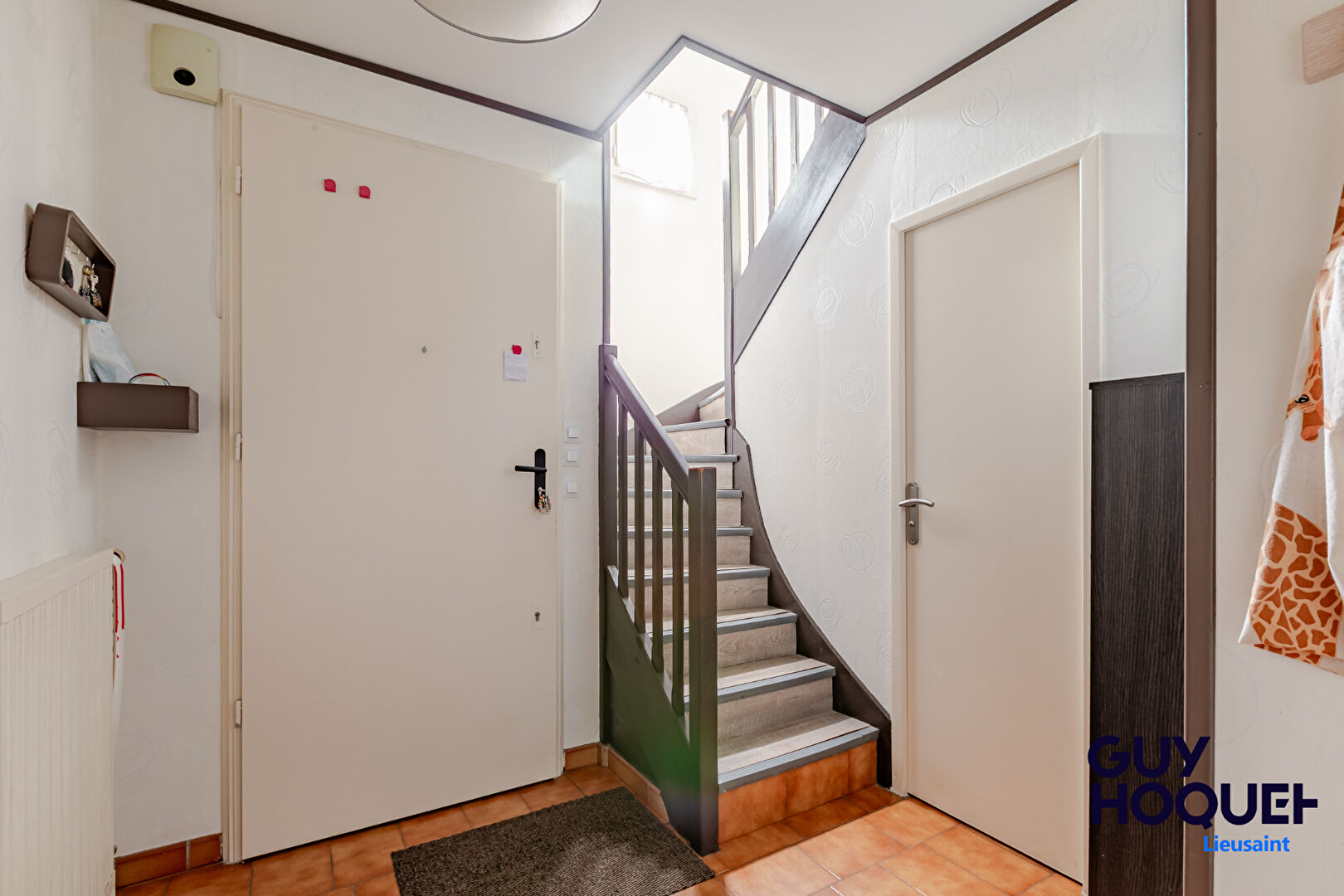 Vente : maison 5 pièces 3 chambres, 2 salles d'eau 1 salle de bains à LIEUSAINT !