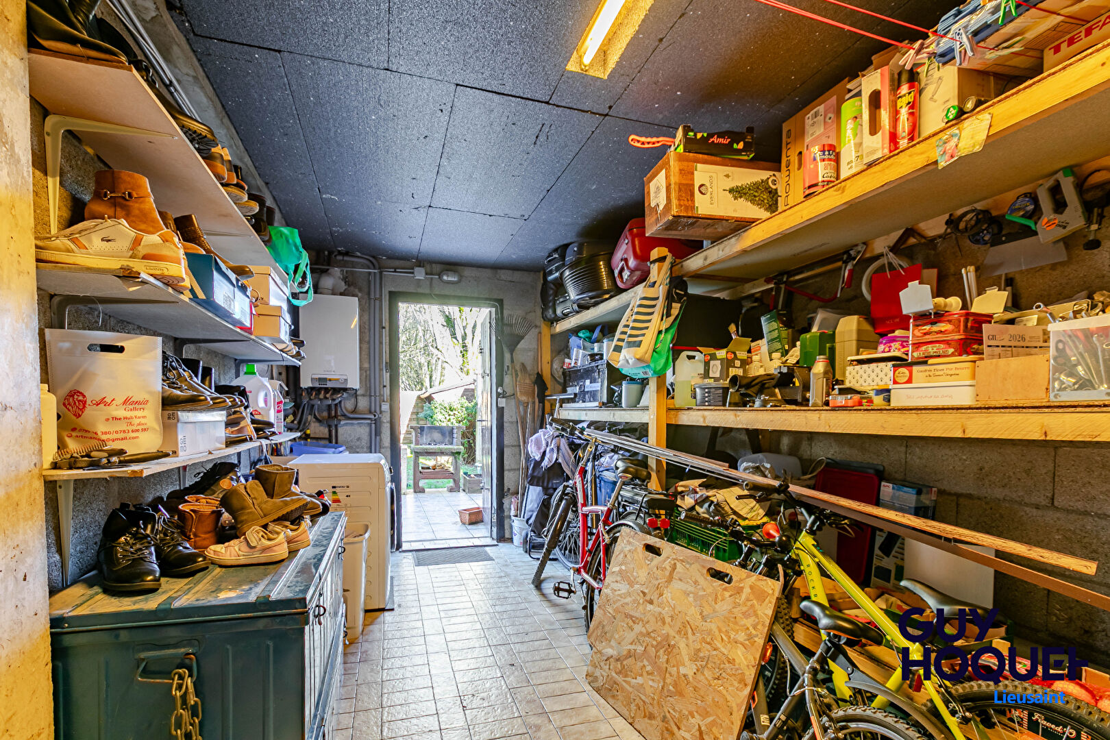 Vente : maison 5 pièces 3 chambres, 2 salles d'eau 1 salle de bains à LIEUSAINT !