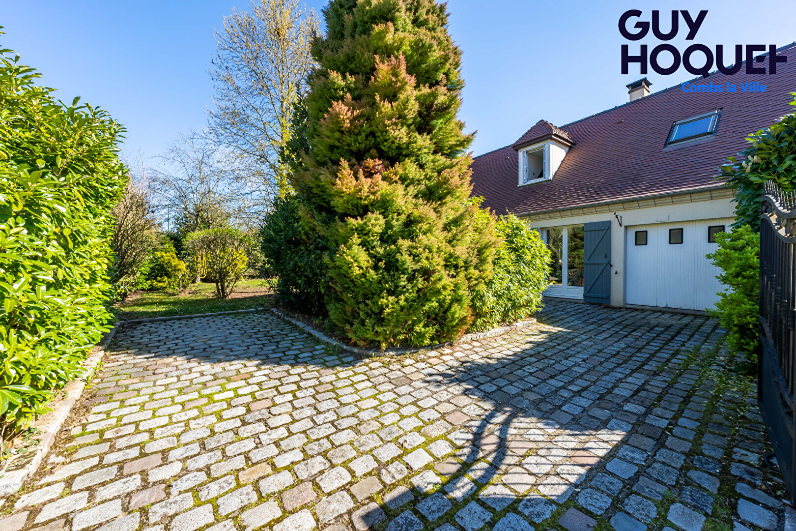 Maison à Combs La Ville en impasse _ 5 Chambres.