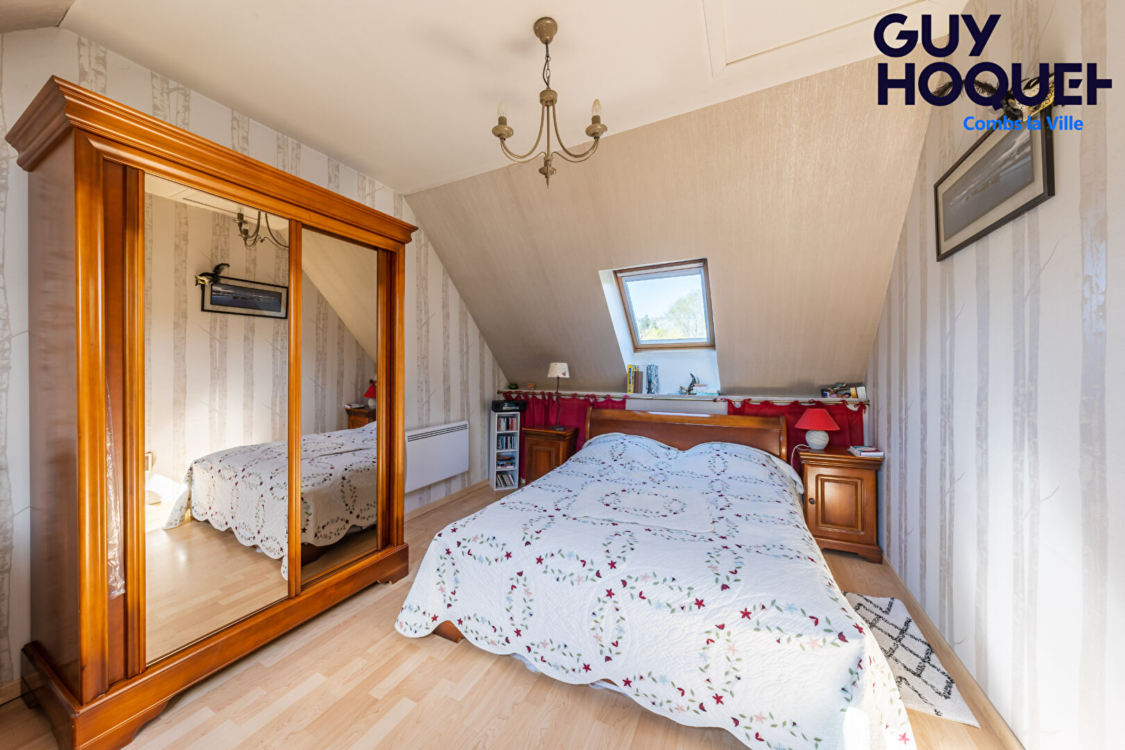 Maison à Combs La Ville en impasse _ 5 Chambres.