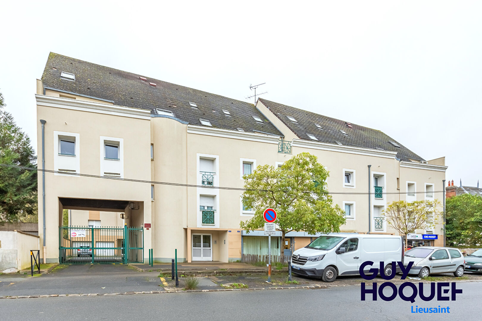 Appartement 4 pièces (91 m²) à vendre à MOISSY CRAMAYEL box+place de parking