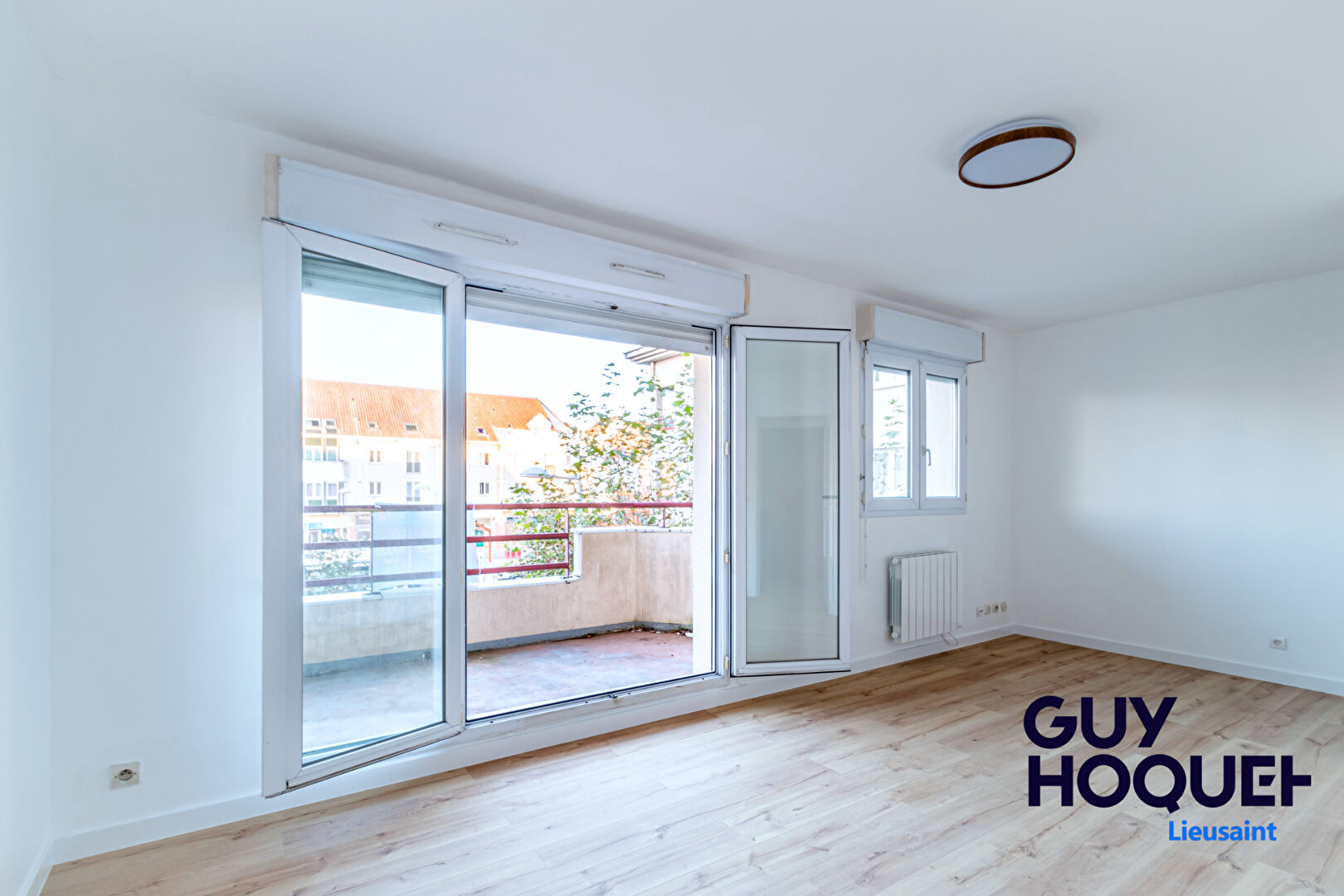 LOCATION : appartement F1 (30 m²) à MOISSY CRAMAYEL