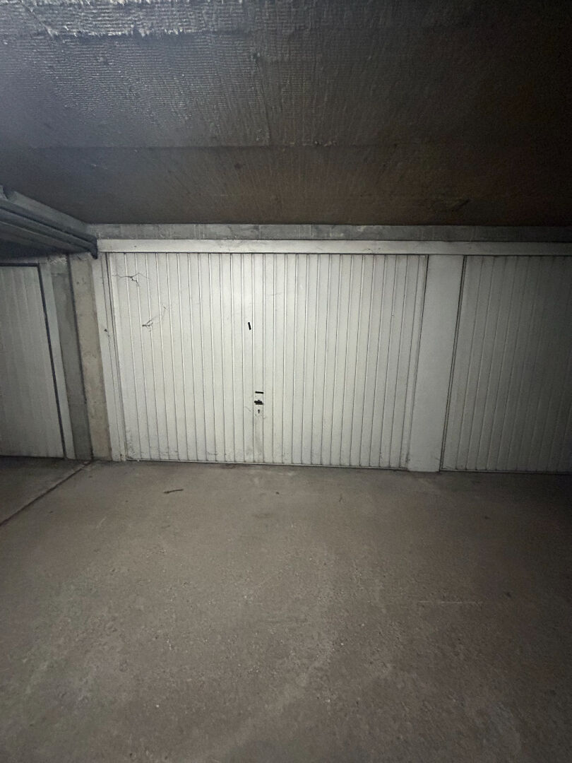 EXCLUSIVITE // BOX EN SOUS SOL A 2 MINUTES DE LA GARE !!