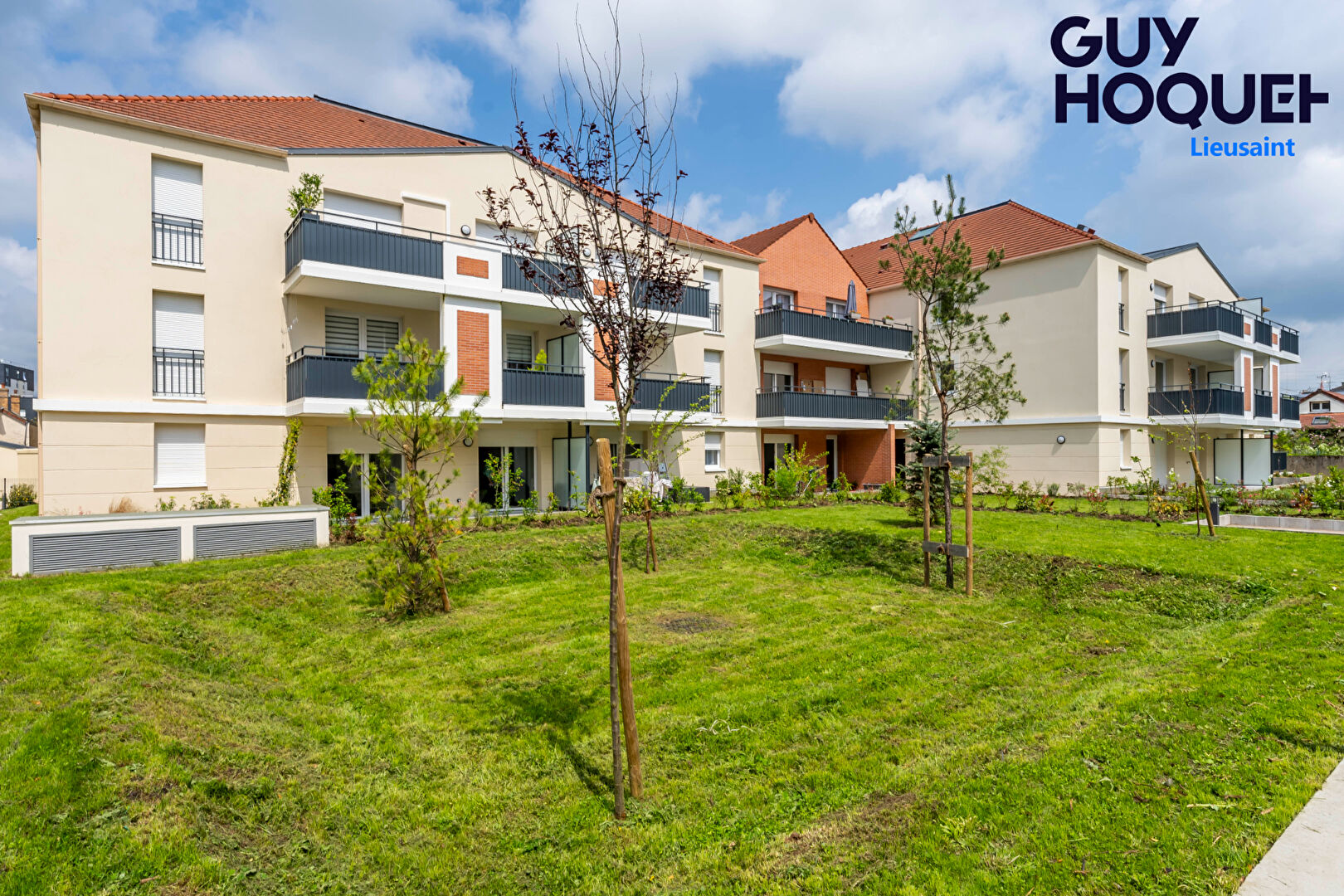 LOCATION d'un appartement T3 (65 m²) à DAMMARIE LES LYS