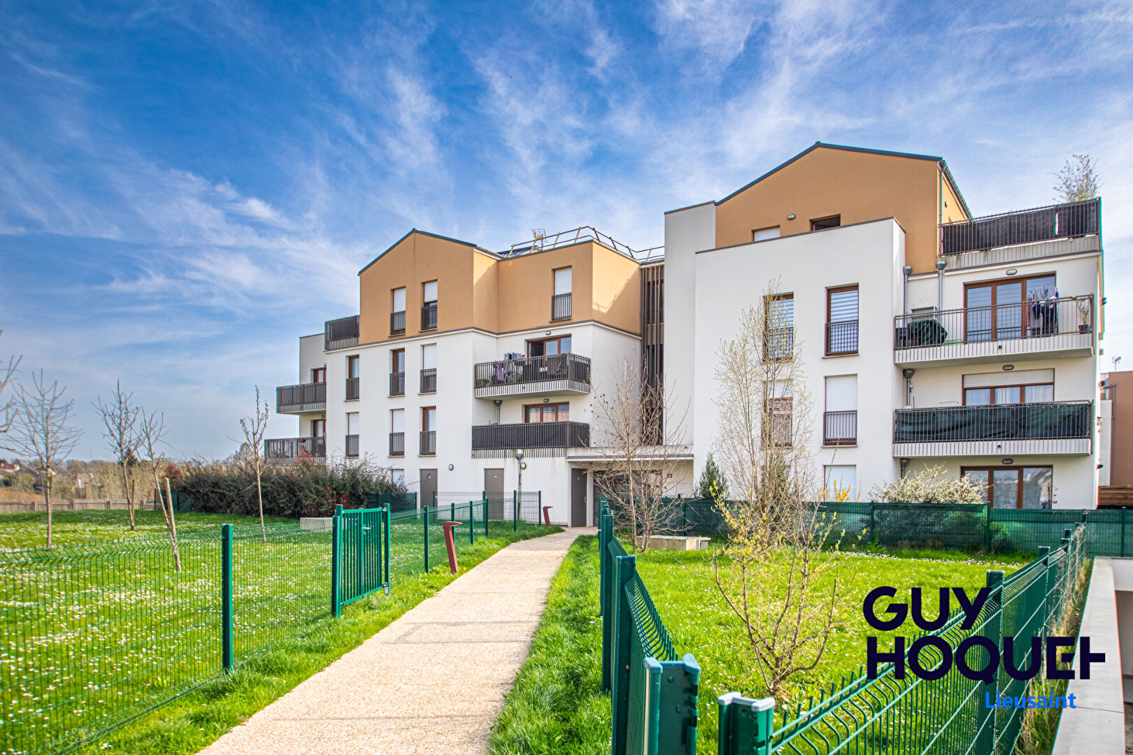 VENTE : appartement 2 Chambres (63 m²) à VERT ST DENIS avec JARDIN - DPE en B!