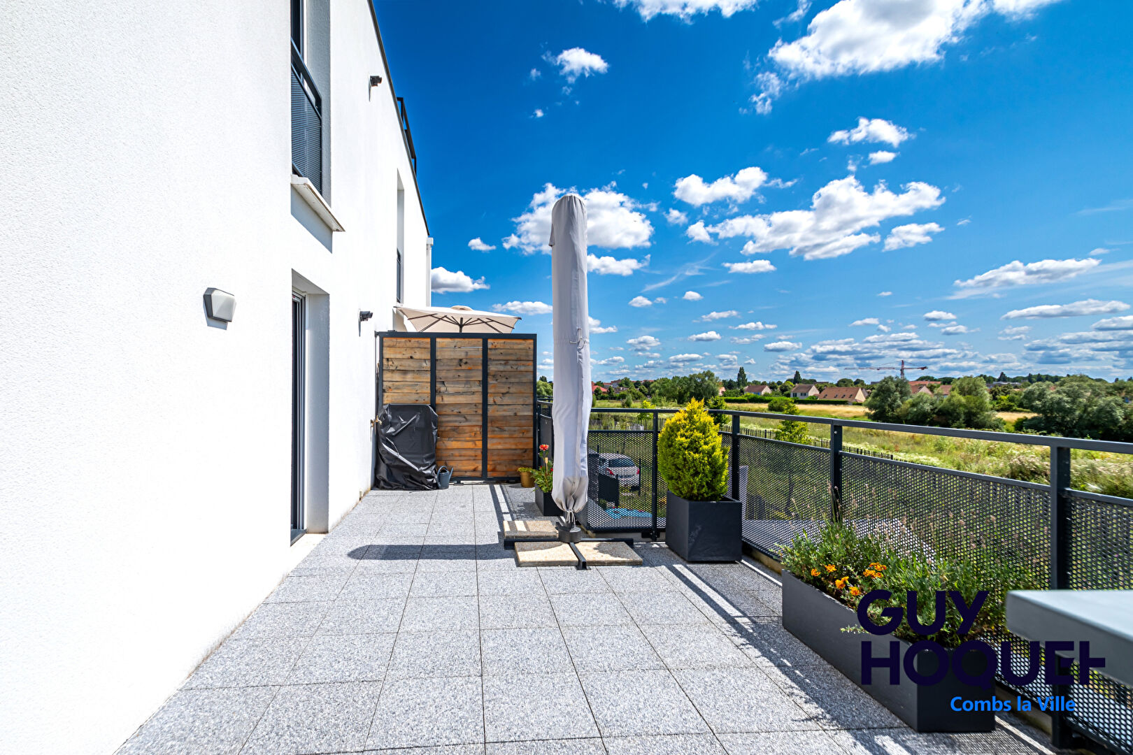 VENTE d'un appartement de 2 pièces (41 m²) à MOISSY CRAMAYEL _ Superbe Terrasse!